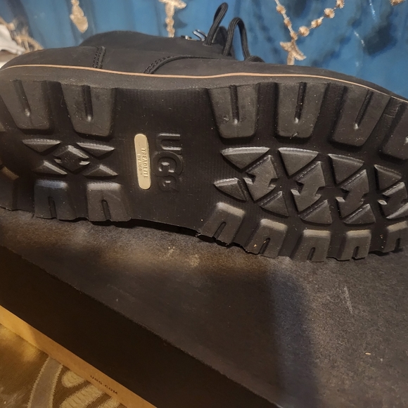 Men uggs - Picture 5 of 8